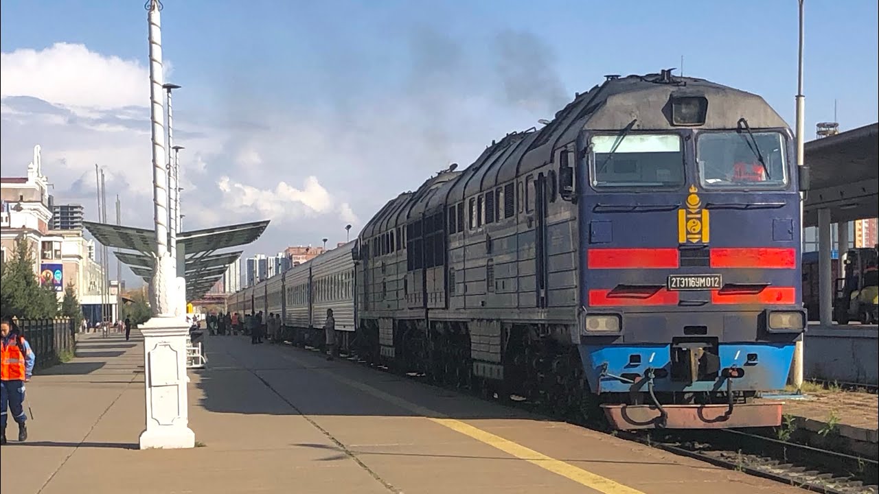 departure of train 305 2TE116UM-012