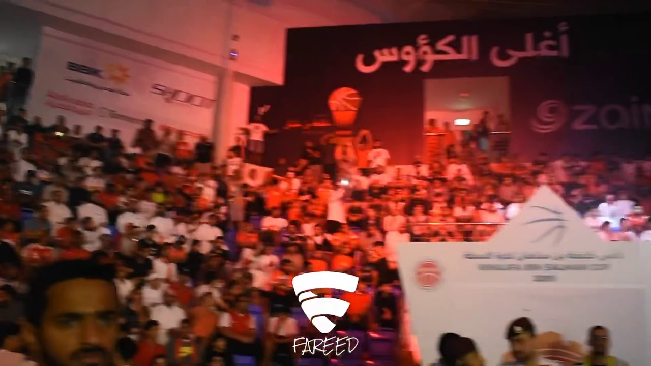 جمهور المحرق قبل مباراة الرفاع في نهائي كأس خليفة