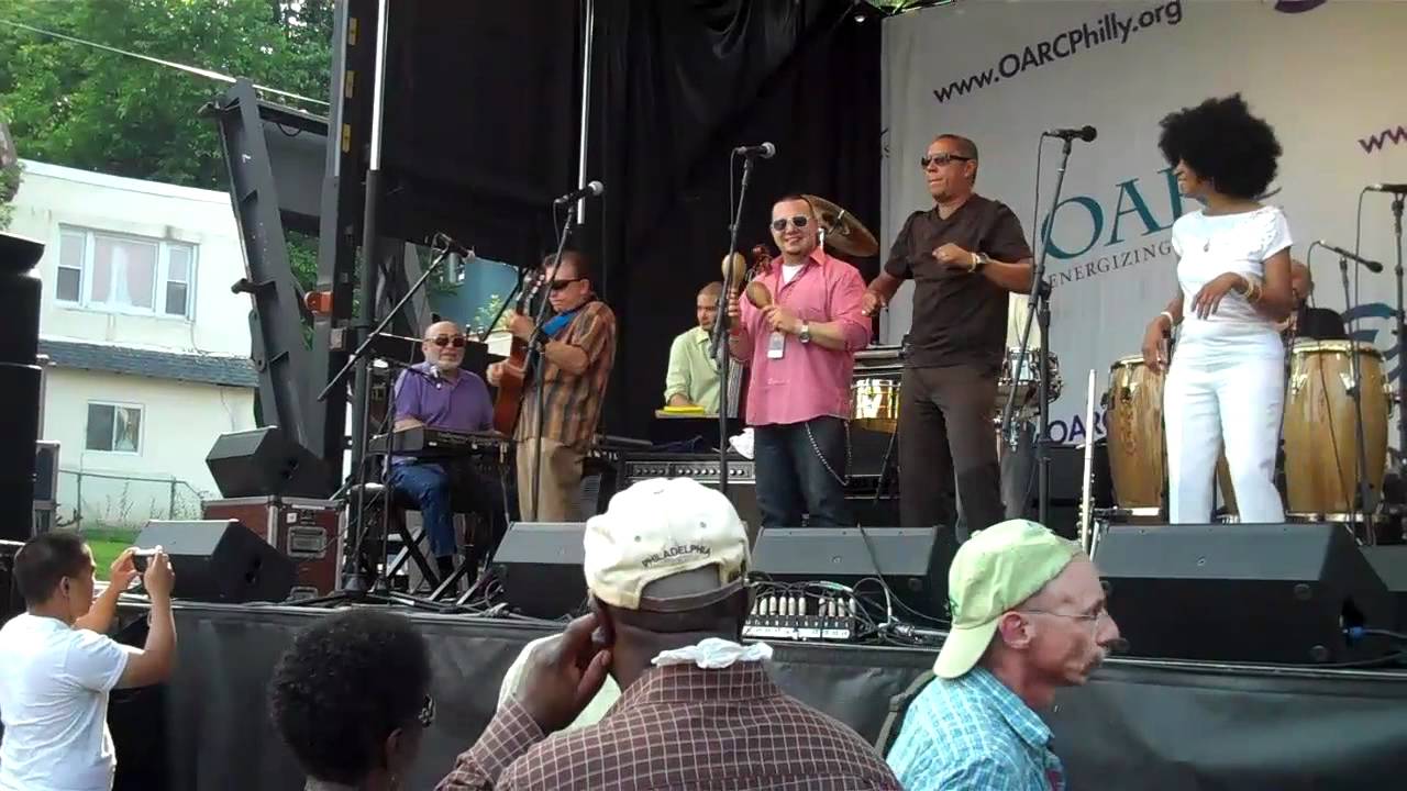 Ajiaco caliente/ Eddie Palmieri