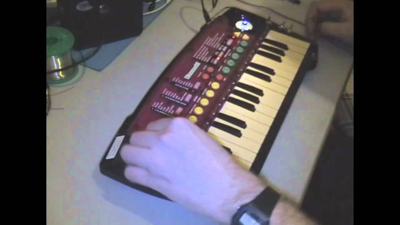 Circuit Bent Kawasaki Cyber Keyboard by freeform delusion