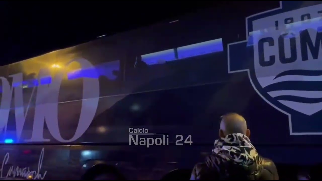 🚌 Il Como ARRIVA a Napoli, guardate come è stato accolto 😯👀