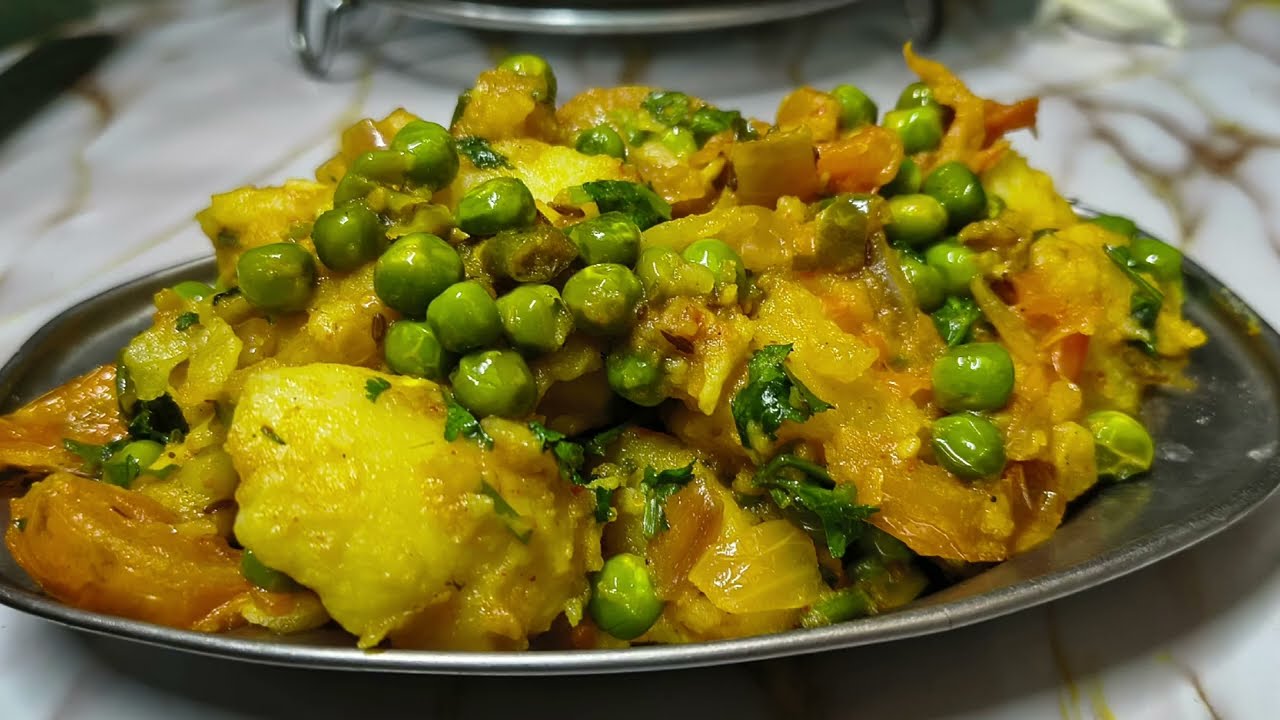 अगर एक बार इस तरीके से आलू मटर बना लिए तो हमेशा ऐसे ही बनाओगे #viral #food #cooking#food 