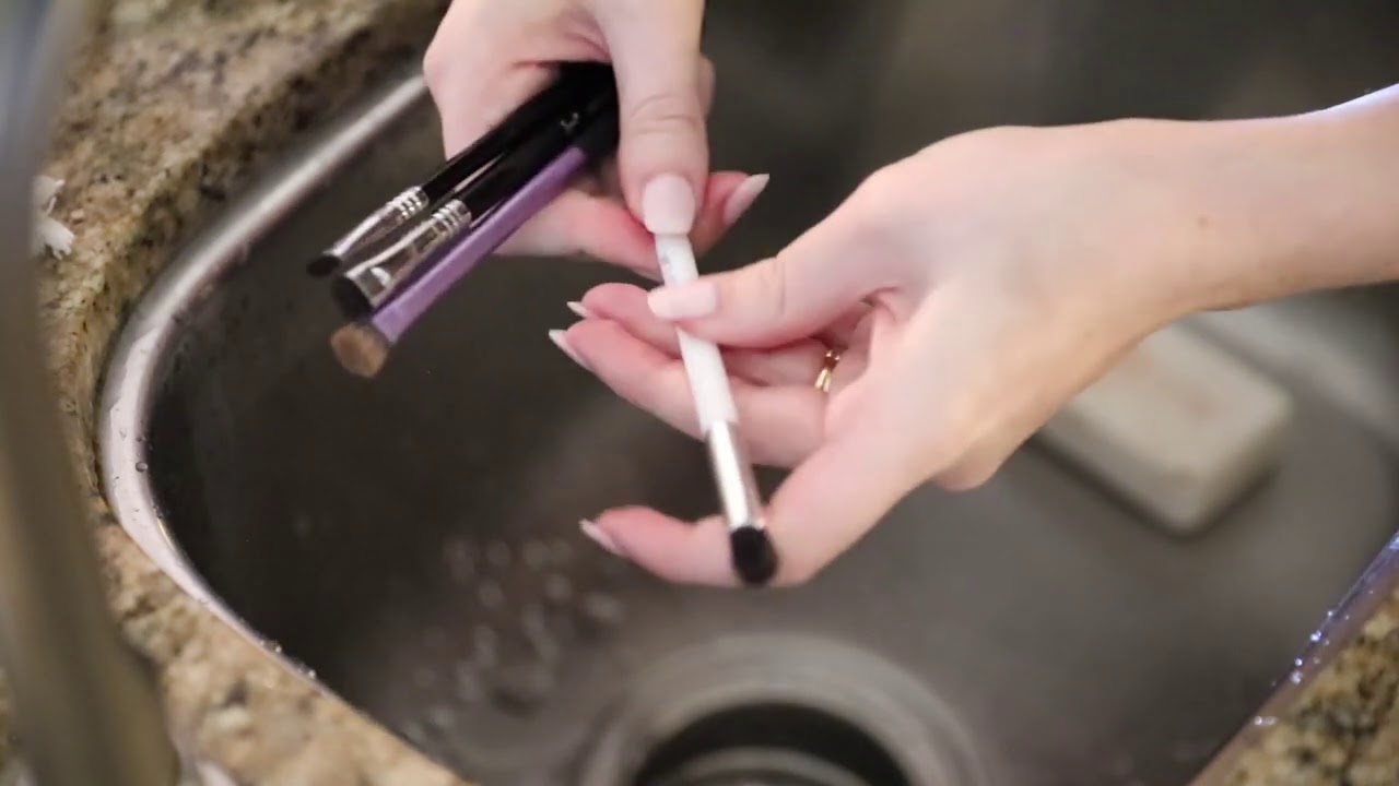 BRUSHES THAT ARE WORTH THE $$ + HOW TO CLEAN | Samantha Ravndahl