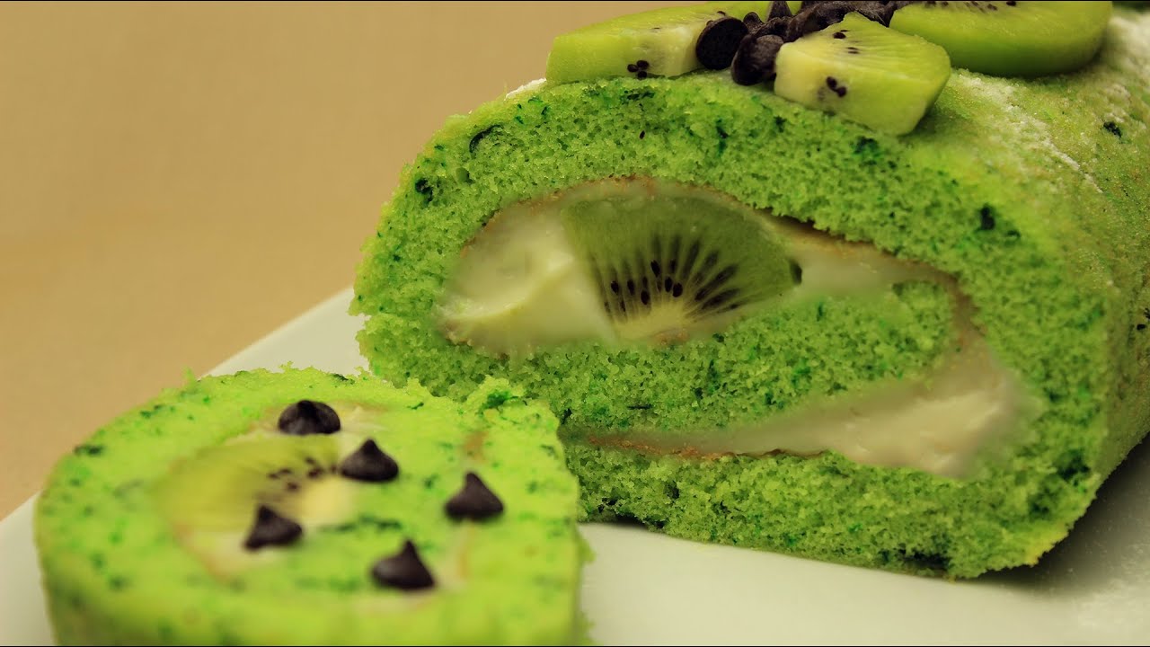 Spinach Cake Roll Recipe - Swiss Roll with Kiwi and Spinach