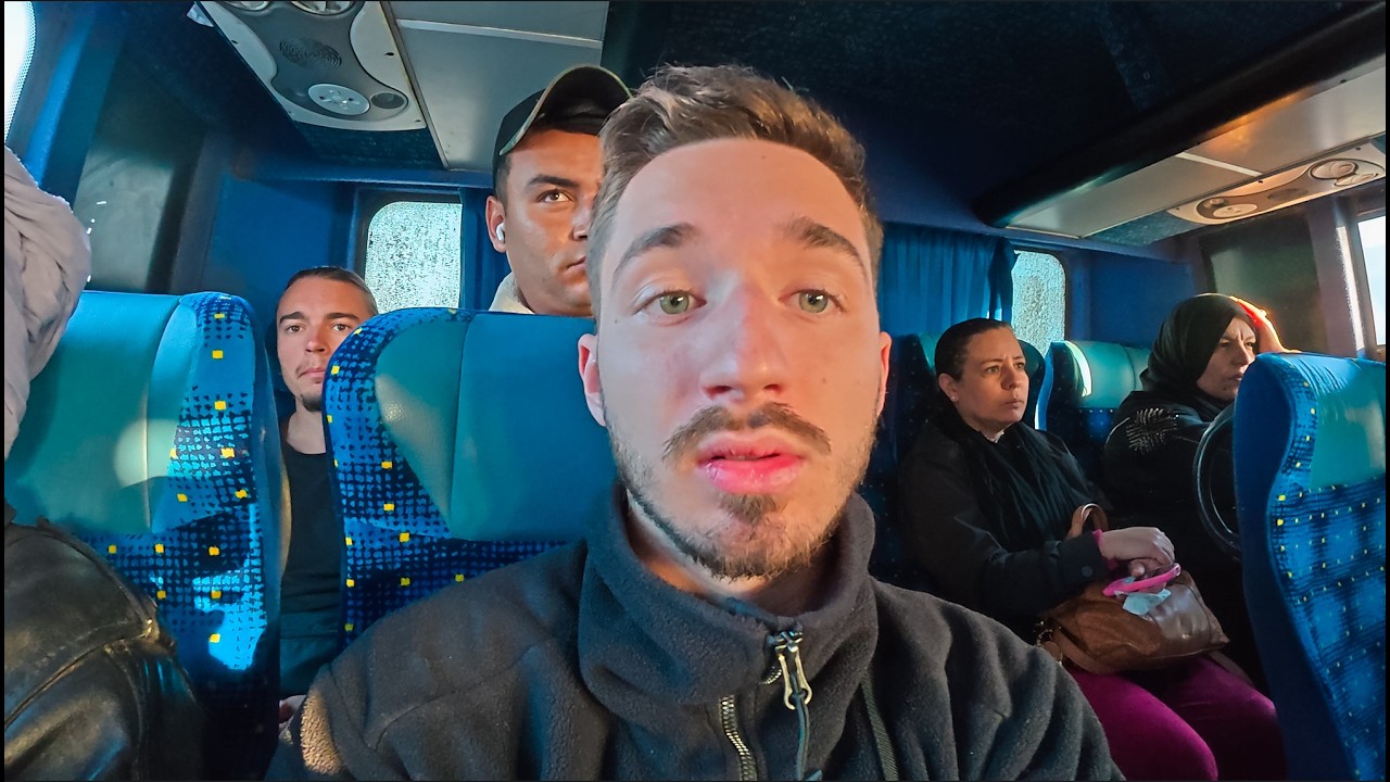 Je traverse la Tunisie en BUS 🇹🇳 (c’était compliqué !)