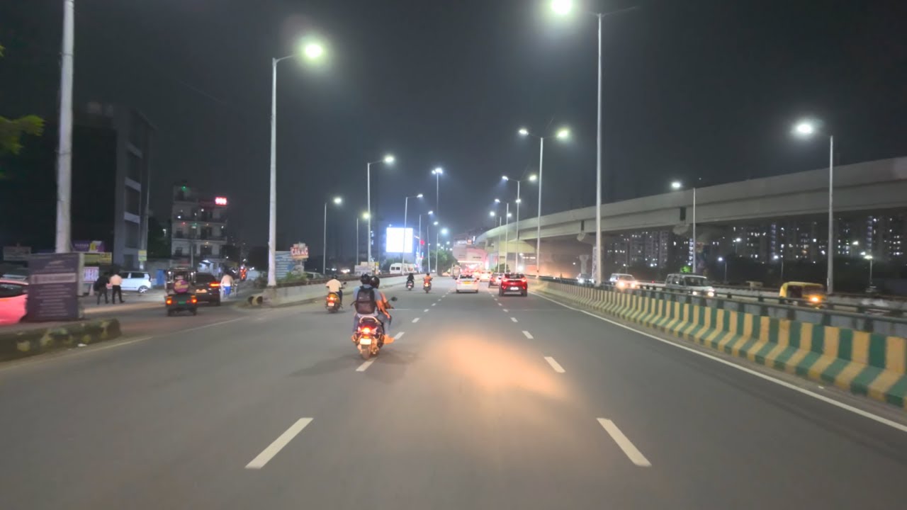 Noida Night Views 2025 🇮🇳 - 4K Drive Through India&rsquo;s Smart City