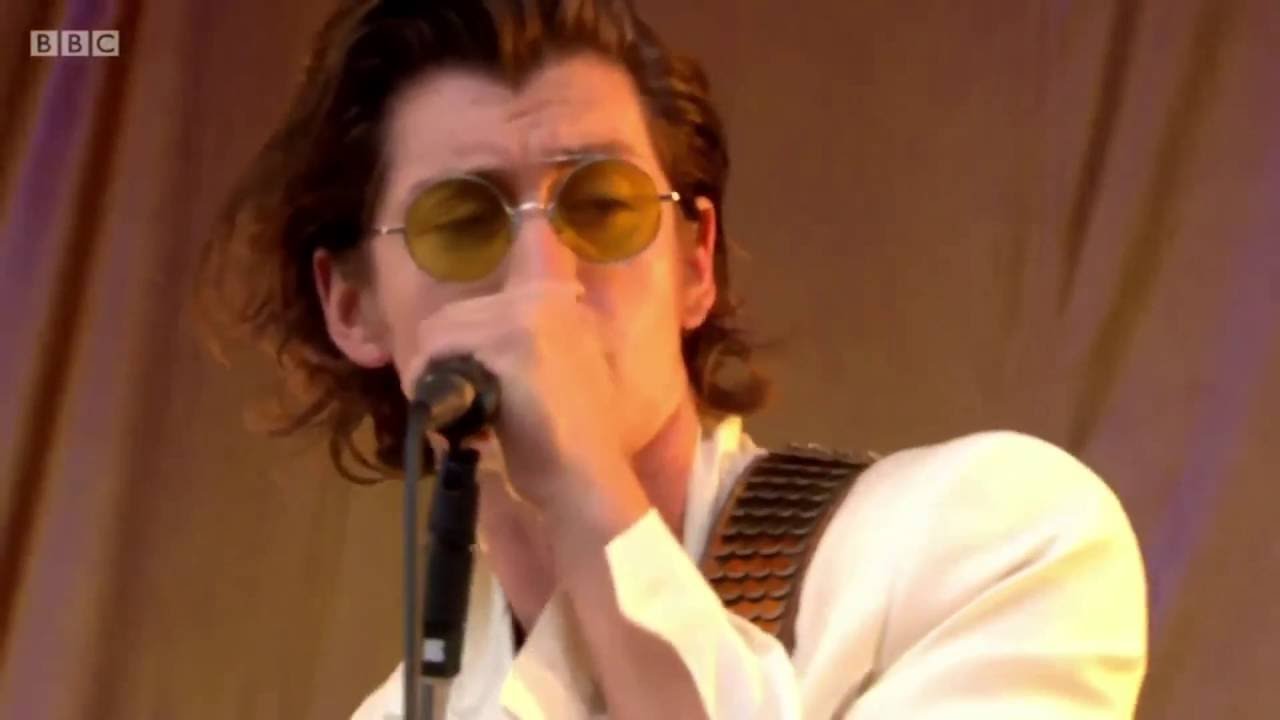 THE LAST SHADOW PUPPETS -  THE ELEMENT OF SURPRISE @ Glastonbury 2016 + LYRICS IN DESCRIPTION