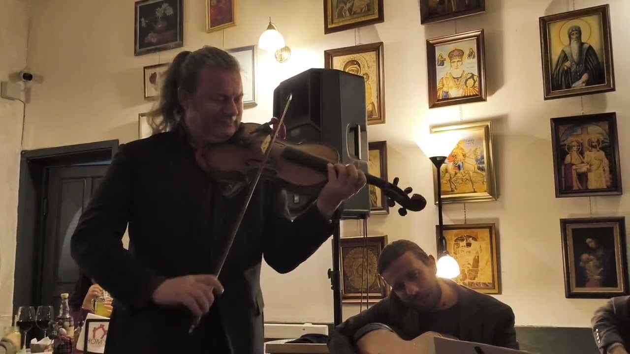 VID 20260117 211903 Swing Guitars (Django Reinhardt)