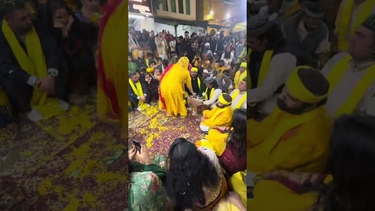 AAJ BASANT MANA LE SAKHI -by humsar Hayat at NIZAMUDDIN DARGA - BASANT CELEBRATION