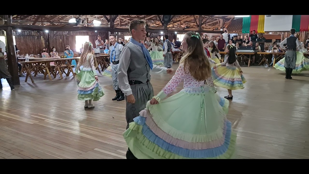 Rancheira de Carreirinha - Invernada Mirim do CTG Erva Mate no Rodeio Lomba Grande - Novo Hamburgo
