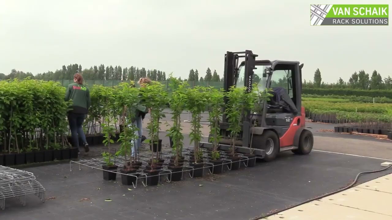 Van Schaik Rack Solutions with A.M.A. Horticulture