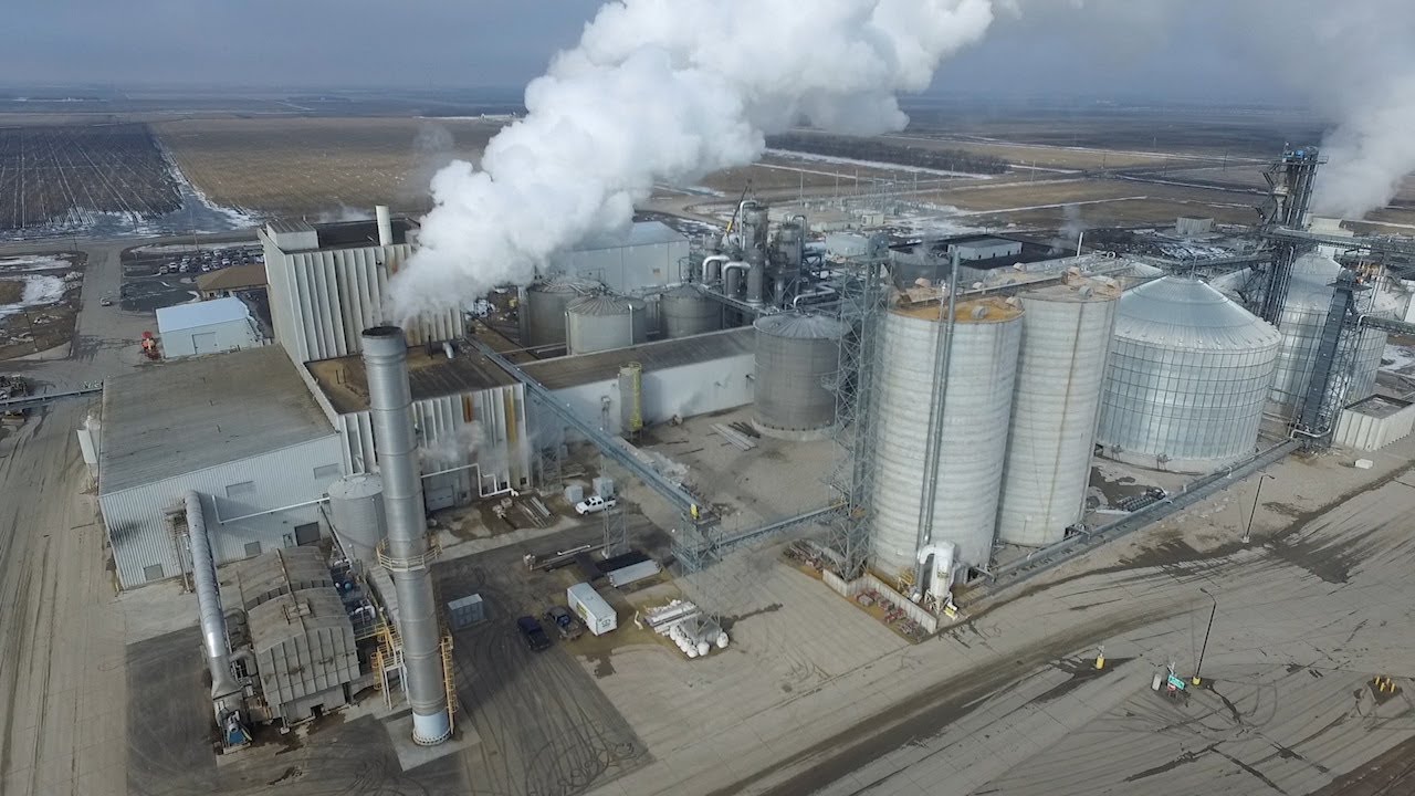 AgweekTV: Grain trading business giant retires