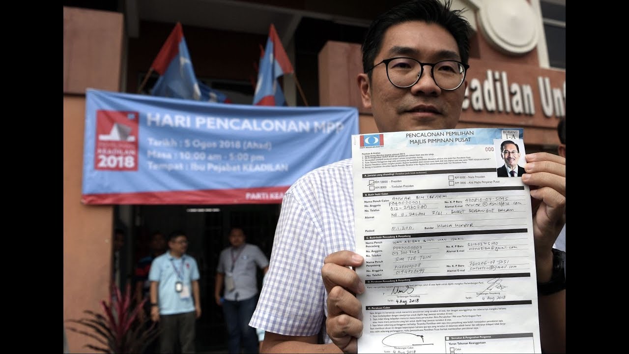 Anwar submits nomination papers for PKR presidency