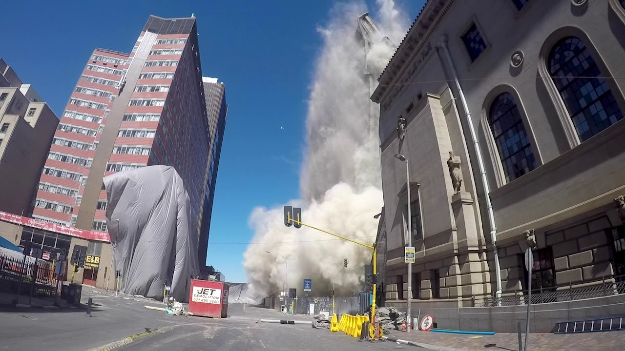 Jet Demolition implodes Bank of Lisbon