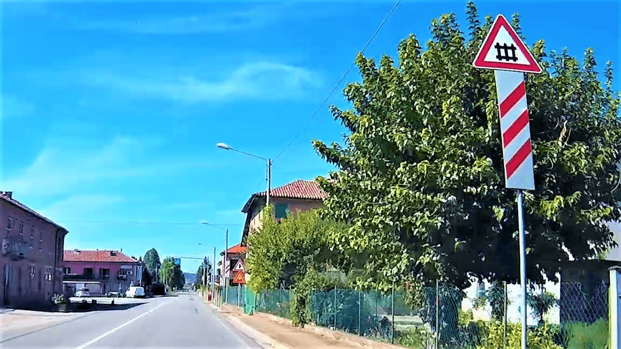 Passaggio a livello Stazione FFSS Castel'Alfero (AT) rimosso #levelcrossing #踏み切り #bahnübergang