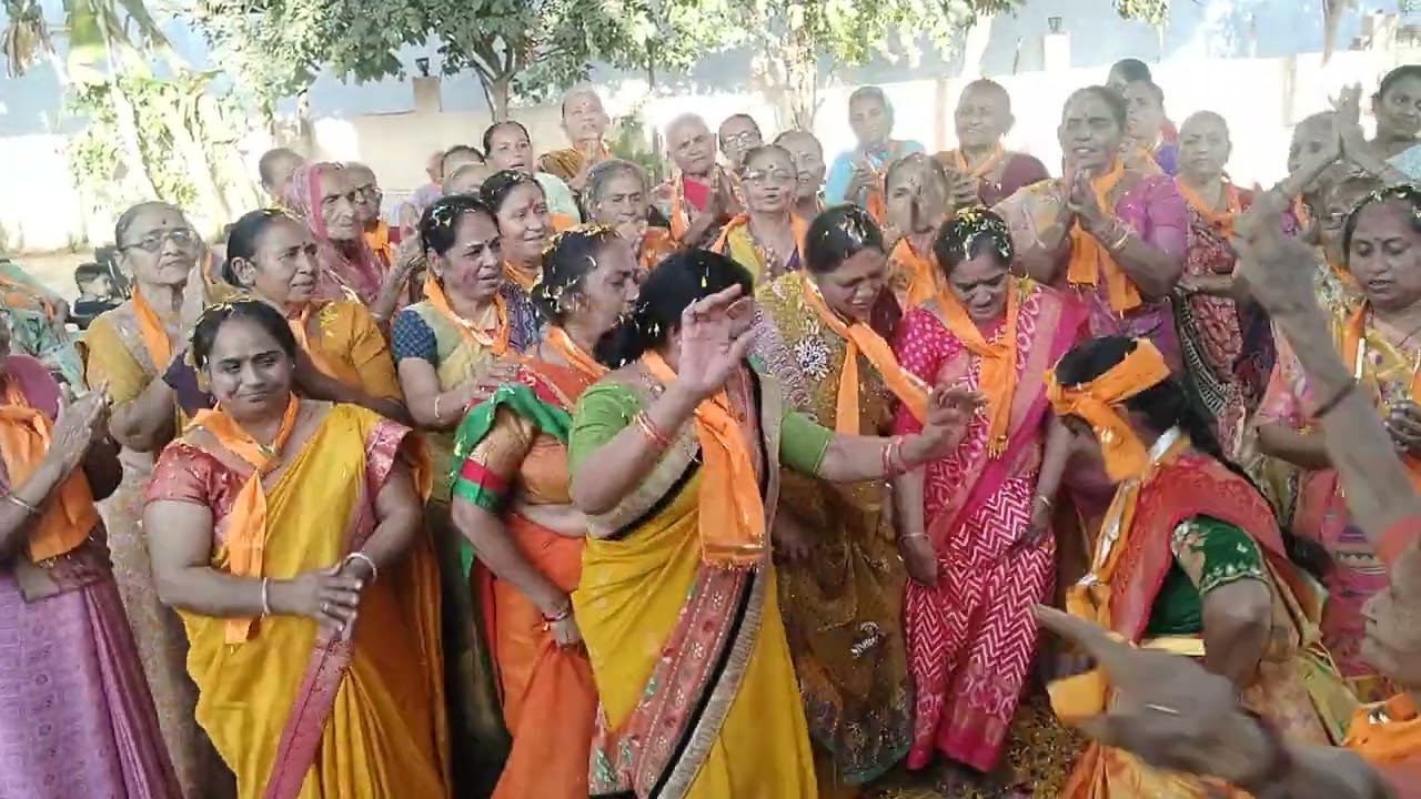 ફુલડા લ્યો કોઈ ફૂલડાં લિયો