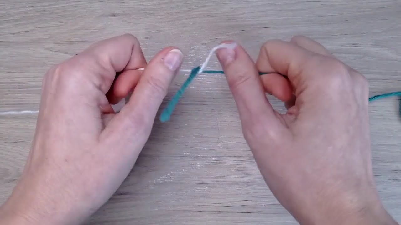 Leçon n°13: joindre deux pelotes au crochet