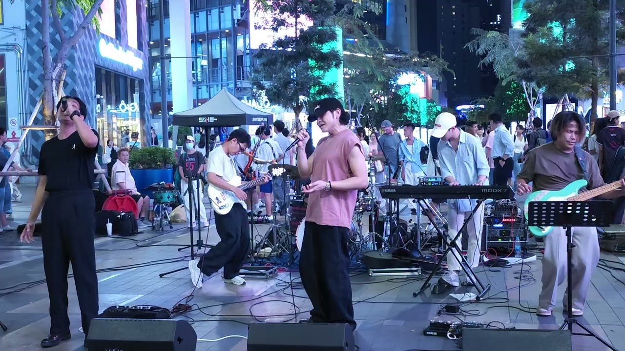 5/7  Q Flure []/7Aug2025/Siam Walking Street