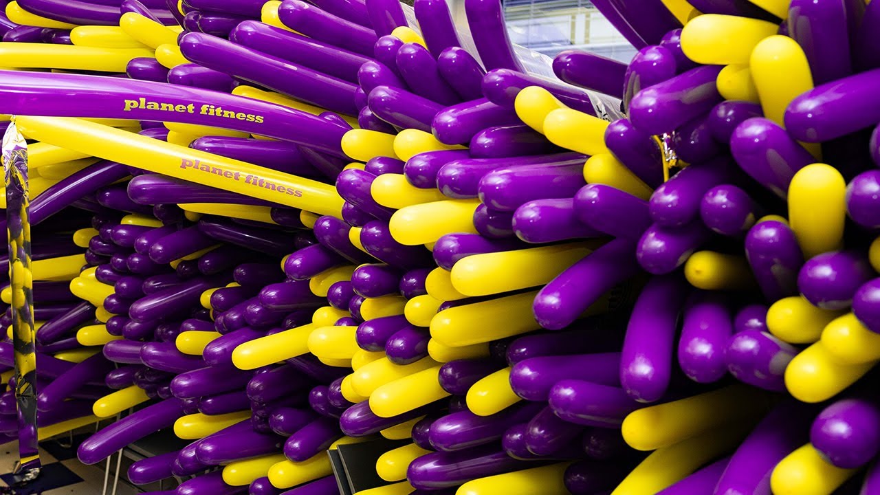 25,000 Balloons Ready For 2025 Celebrations in Times Square!