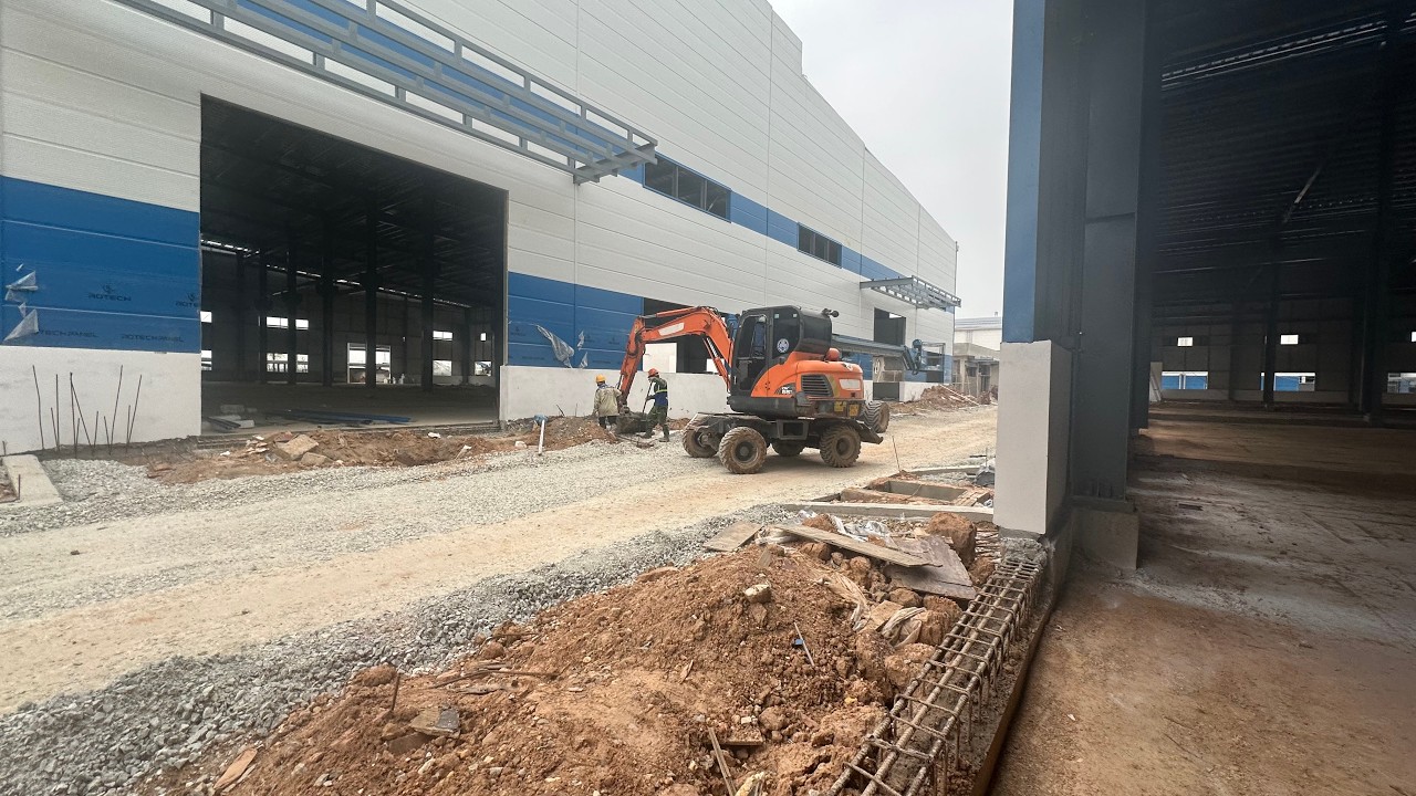 Review cận cảnh video Excavator, máy xúc doosan múc đất đổ đất ở công trường
