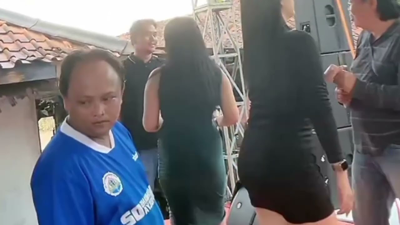 masih di acara hajatan 