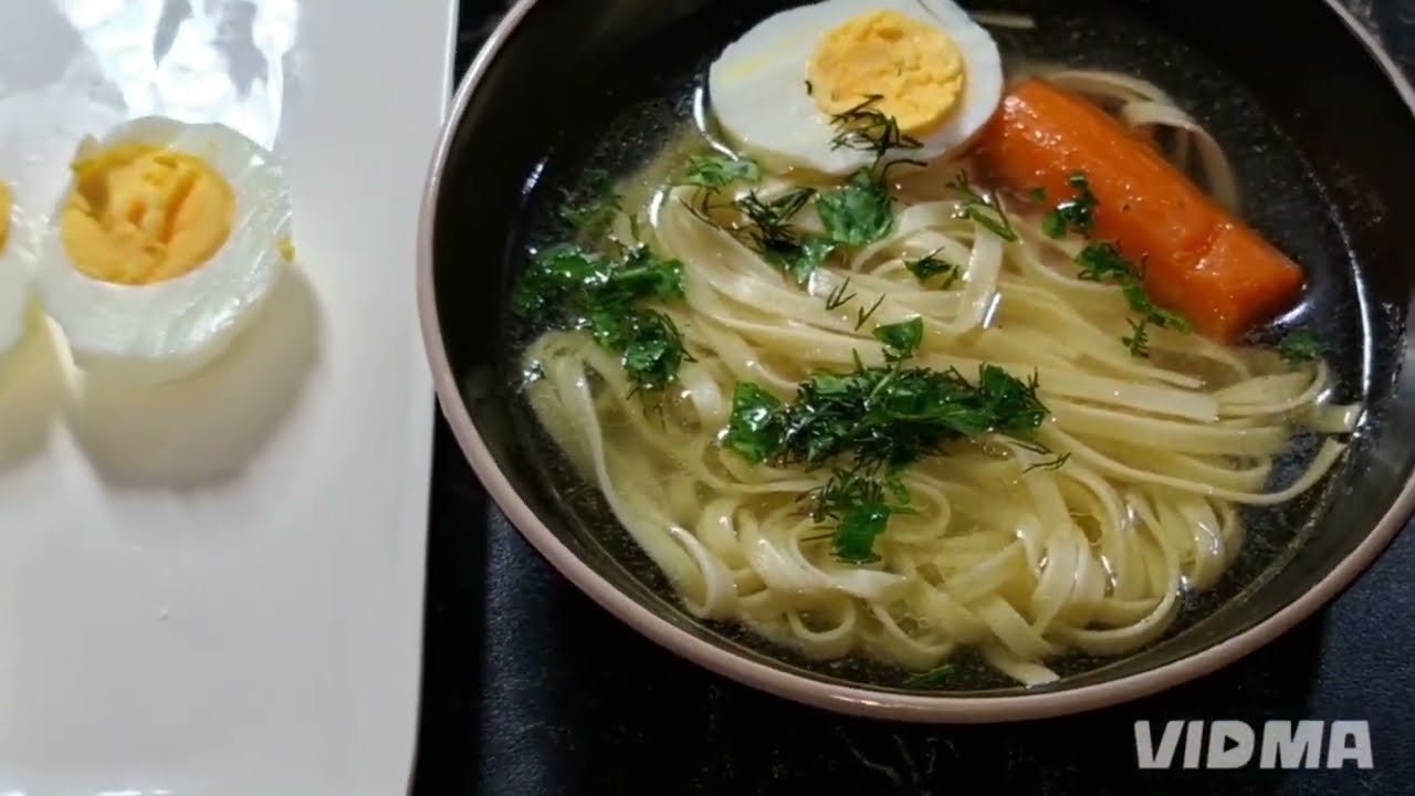 Вкусный, Прозрачный бульон из домашней курочки.