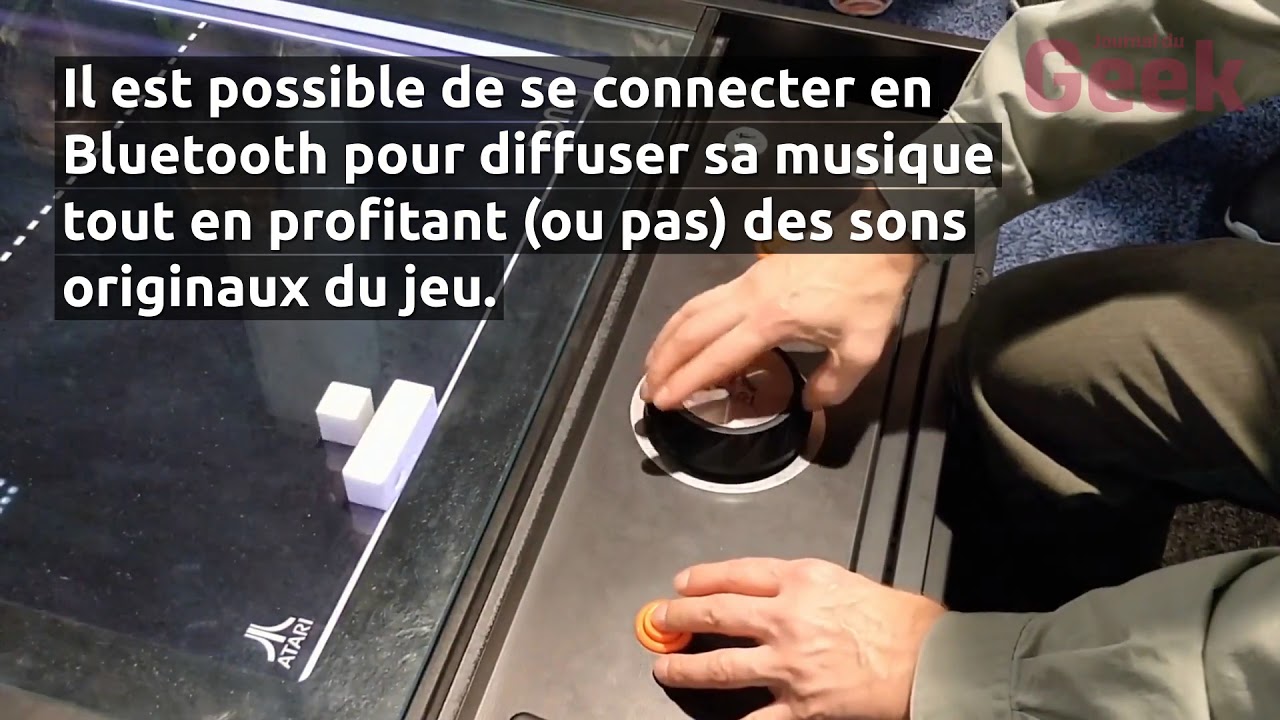 Cette table en l&rsquo;honneur du jeu Pong&nbsp;d&eacute;voil&eacute;e au CES nous a tap&eacute;s dans l&rsquo;&oelig;il