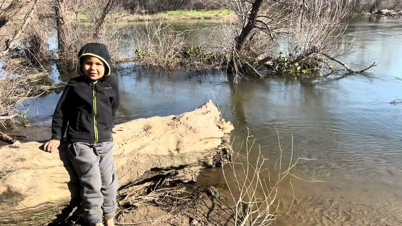 Hoy vine al río y me encontré a un amigo muy agradable 