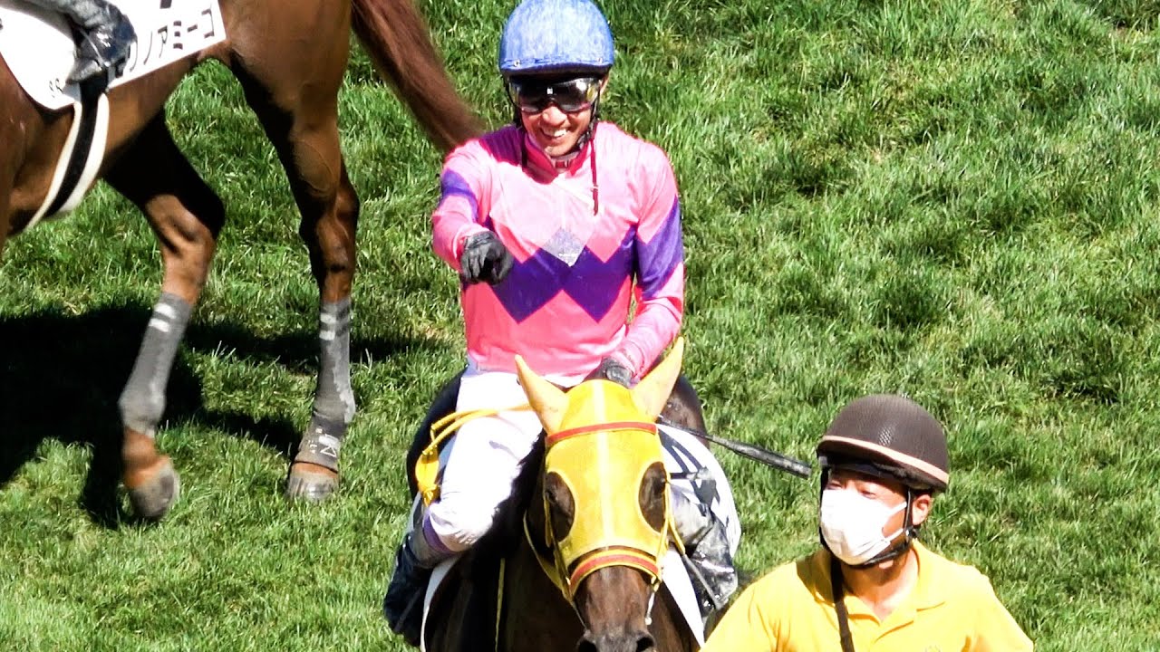 【武豊】4600勝達成レース‼ウイニングラン それを見守る武豊王(池添謙一) 場内の歓声も凄かった‼ 現地映像