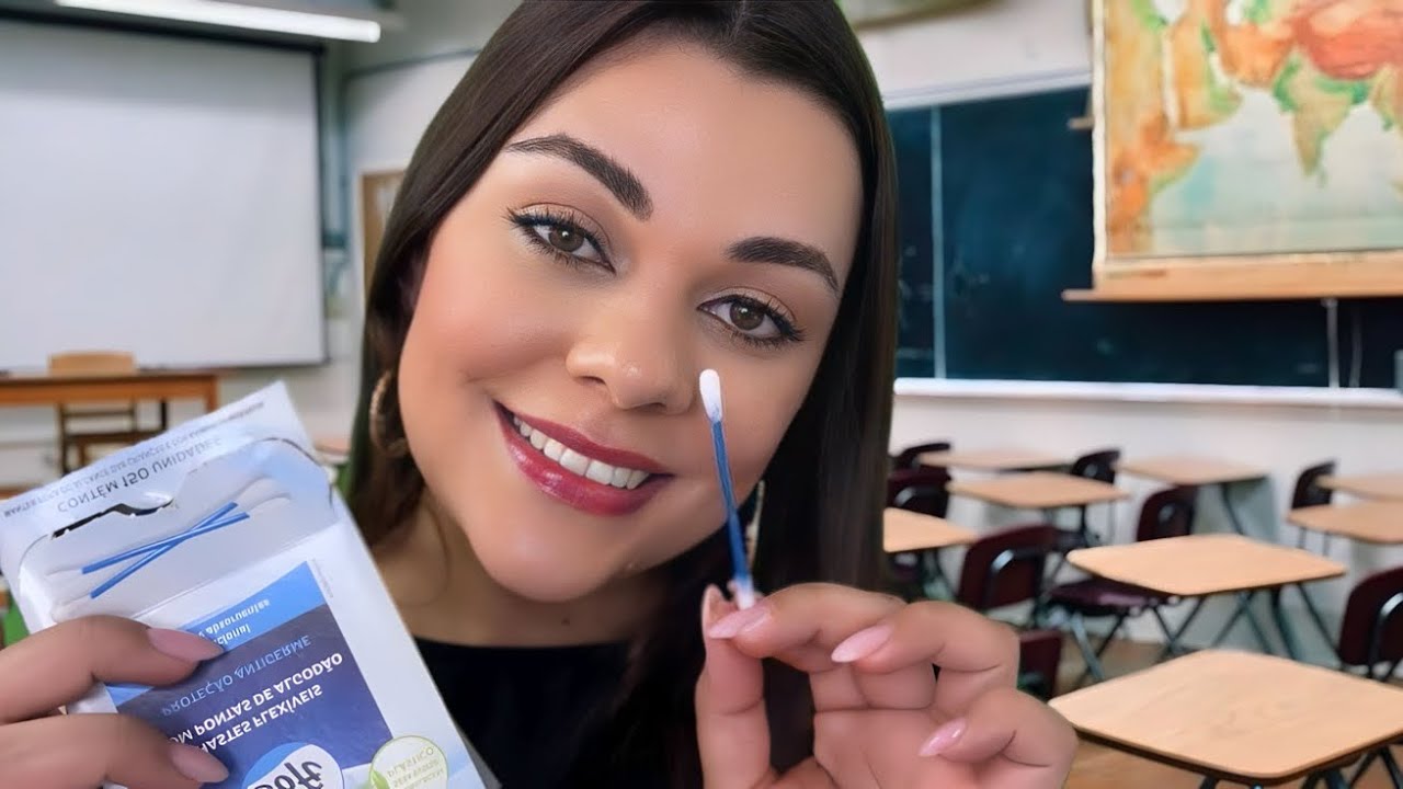 ASMR POV: AQUELA GAROTA FAZ LIMPEZA DE OUVIDO EM VOCÊ NA SALA DE AULA (LOOP)