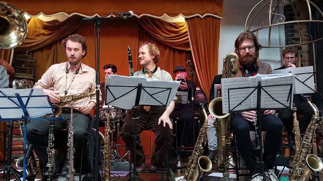 Ewan Bleach and his band play Wa-Wa-Wa by King Oliver. Jamboree 17.3.24