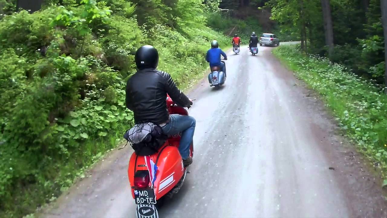 Vespa alp days