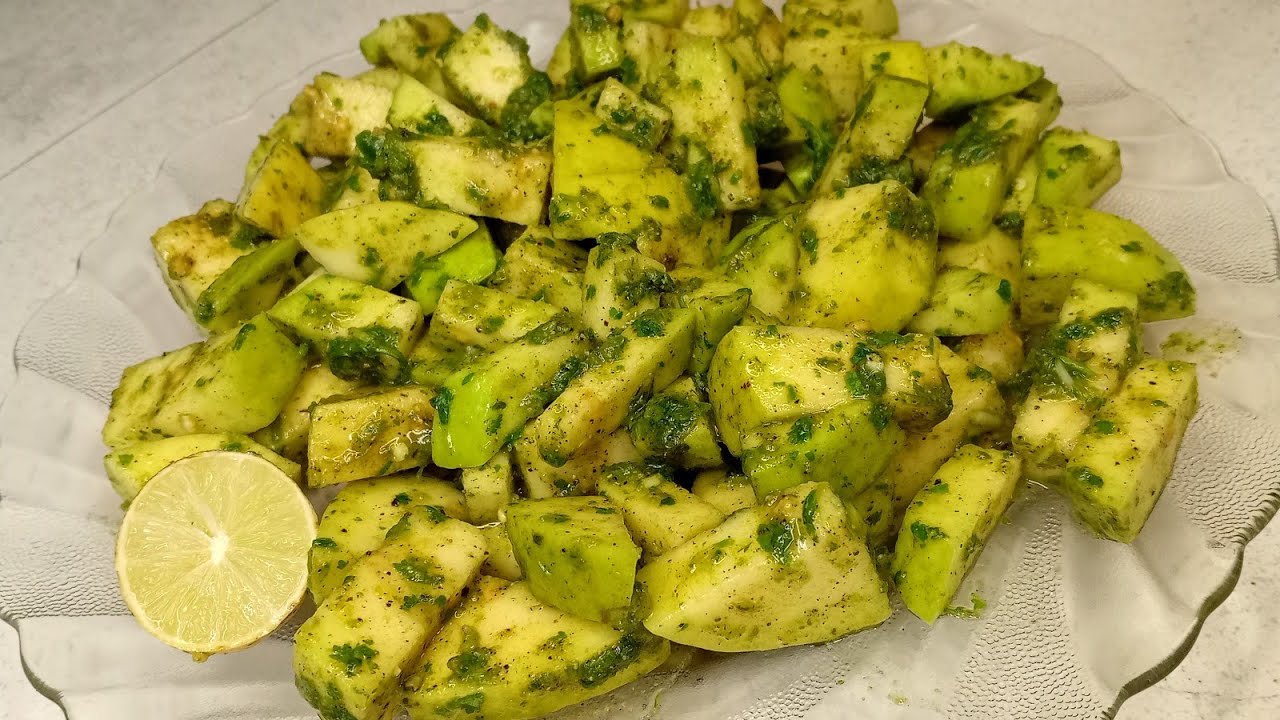 पहले सब ने कहा नहीं खायेंगे फिर बाद में सब को बहुत पसंद आइ ये चाट। अमरूद की चाट। Guava Masala Chaat।