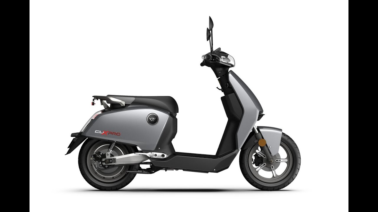 Vmoto CUx Pro 2.3kw Electric Moped vs a (de-restricted) Horwin EK1 Static Review - 4k - Green-Mopeds