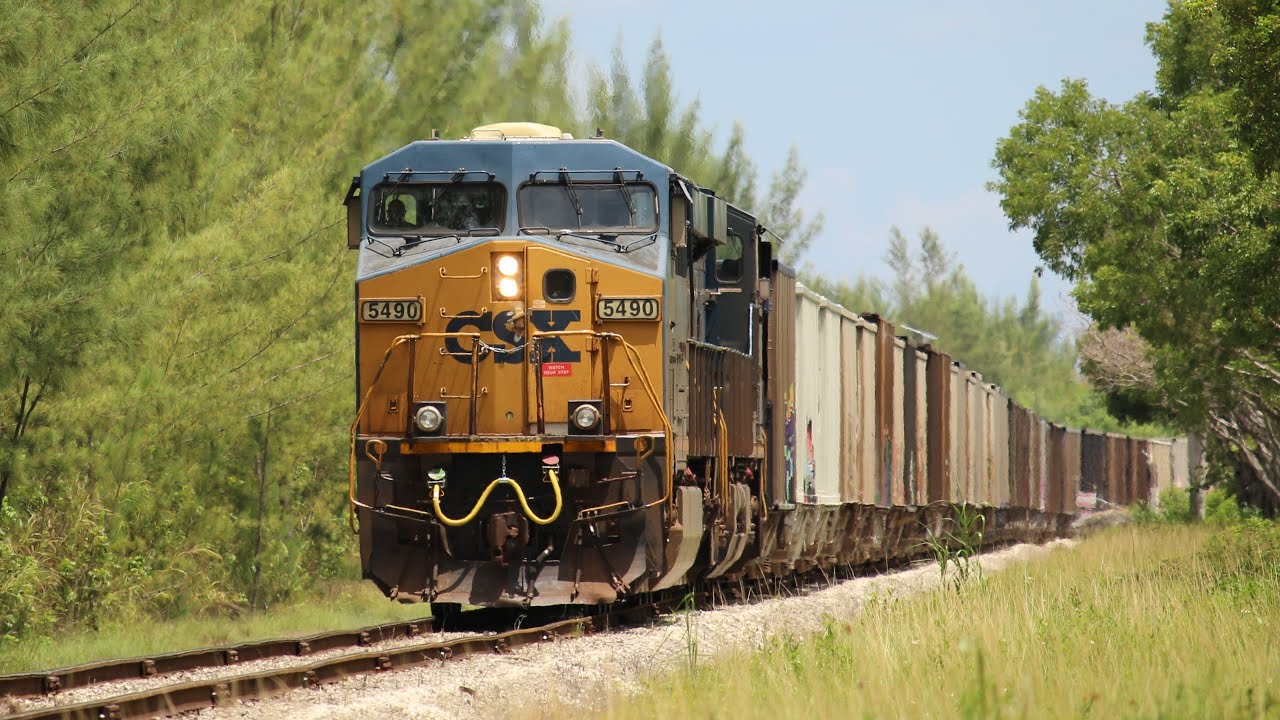 CSX trains in Miami. M453, L789, and L790 August 2023.