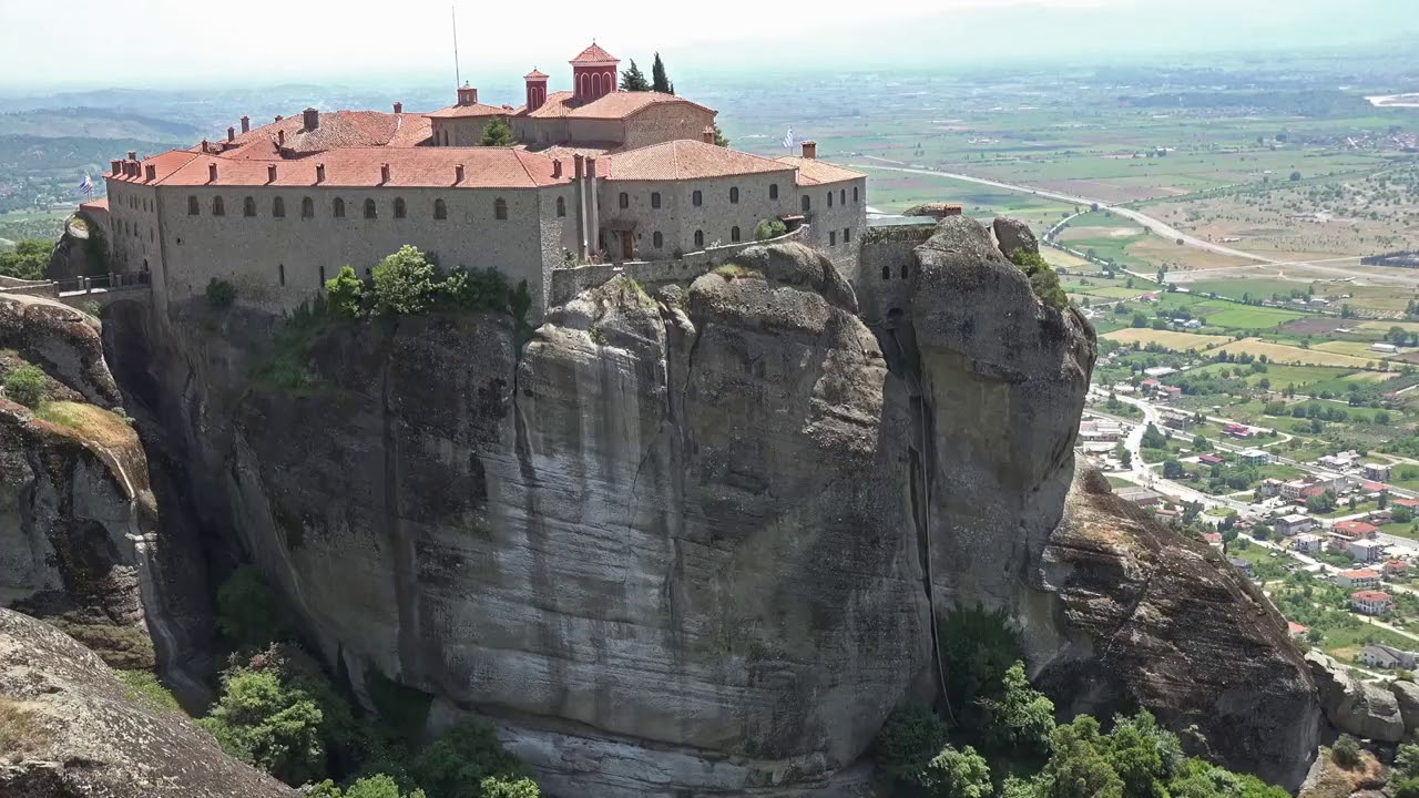 Minunile din Câmpia Tesaliei - Meteorele  !