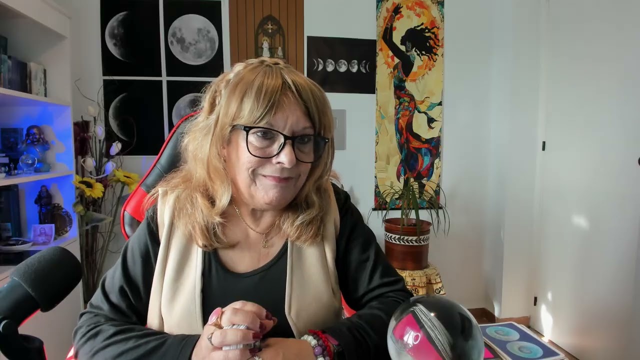 HOY VAS A VER TODO MAS CLARO CON PERSONAS CERCANAS #tarot #tarothoy #tarotgratis #lecturacartas
