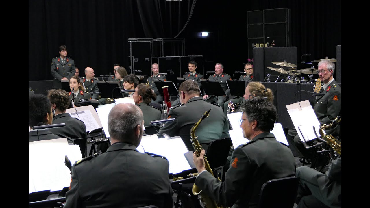 'Asser TT Mars' - Drentse Veteranendag 2024 - Koninklijke Militaire Kapel 'Johan Willem Friso'