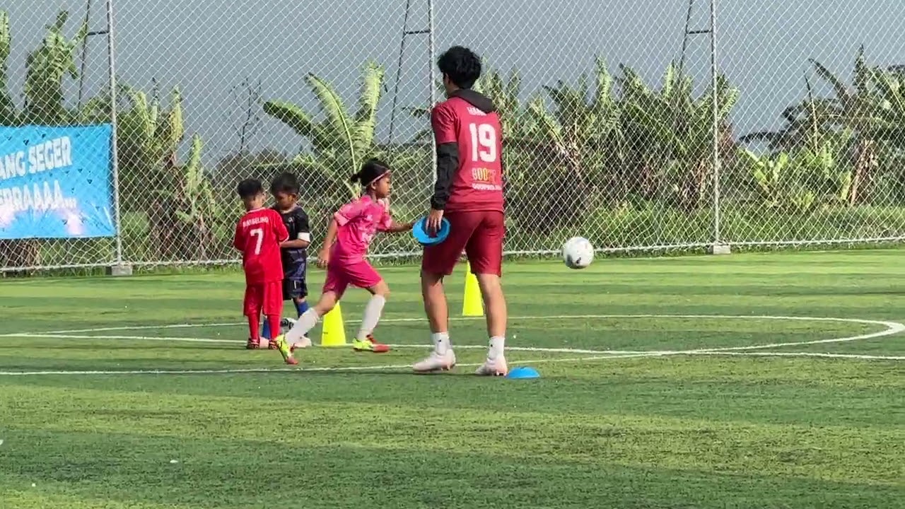 Ada ular di selokan dekat arena latihan