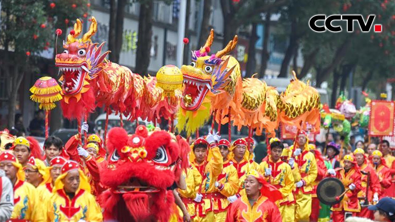 舞龙舞狮闹元宵！跟随镜头感受元宵节欢乐氛围 #中国文旅大联欢 | CCTV中文