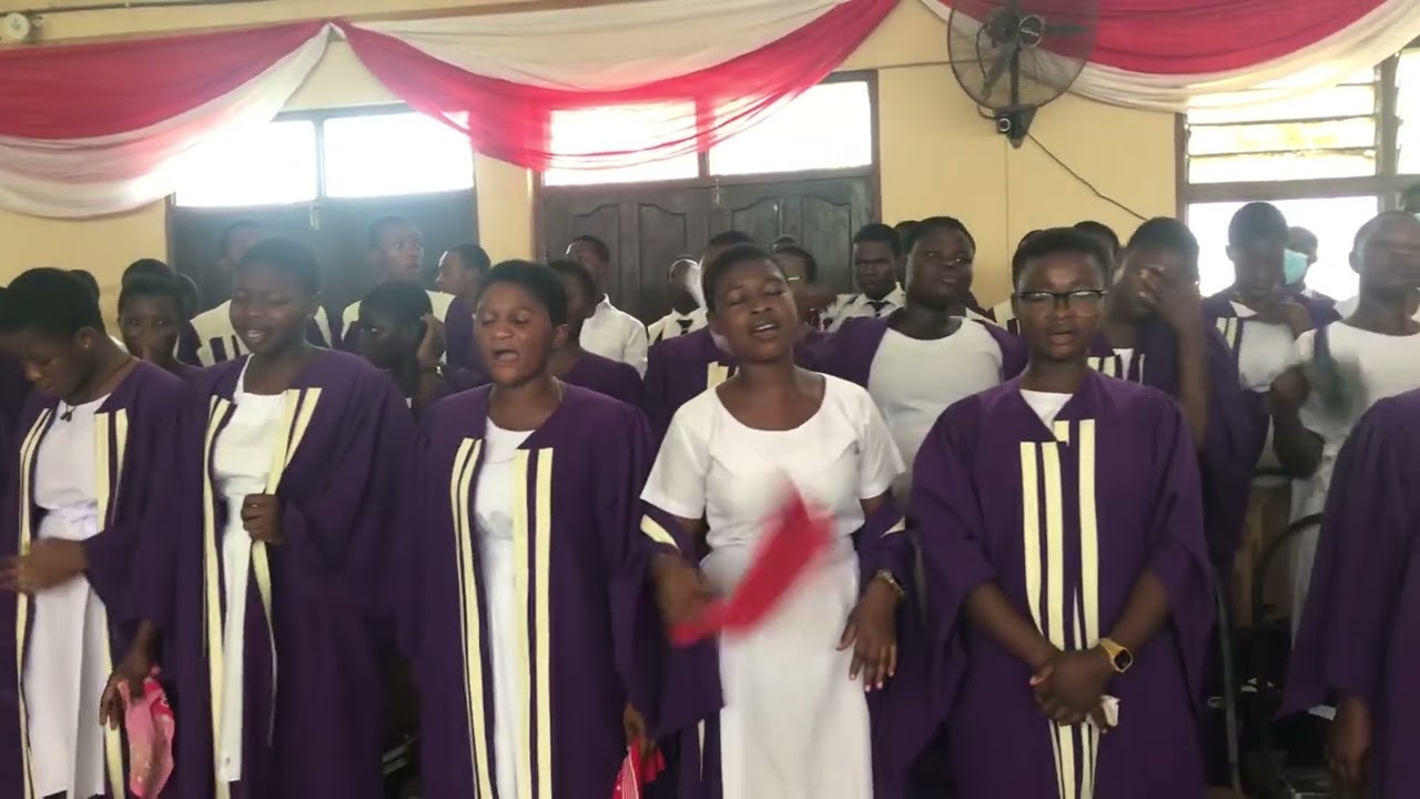 Bechem-Presec presented a special commendation service for her final years students and it was lit🔥