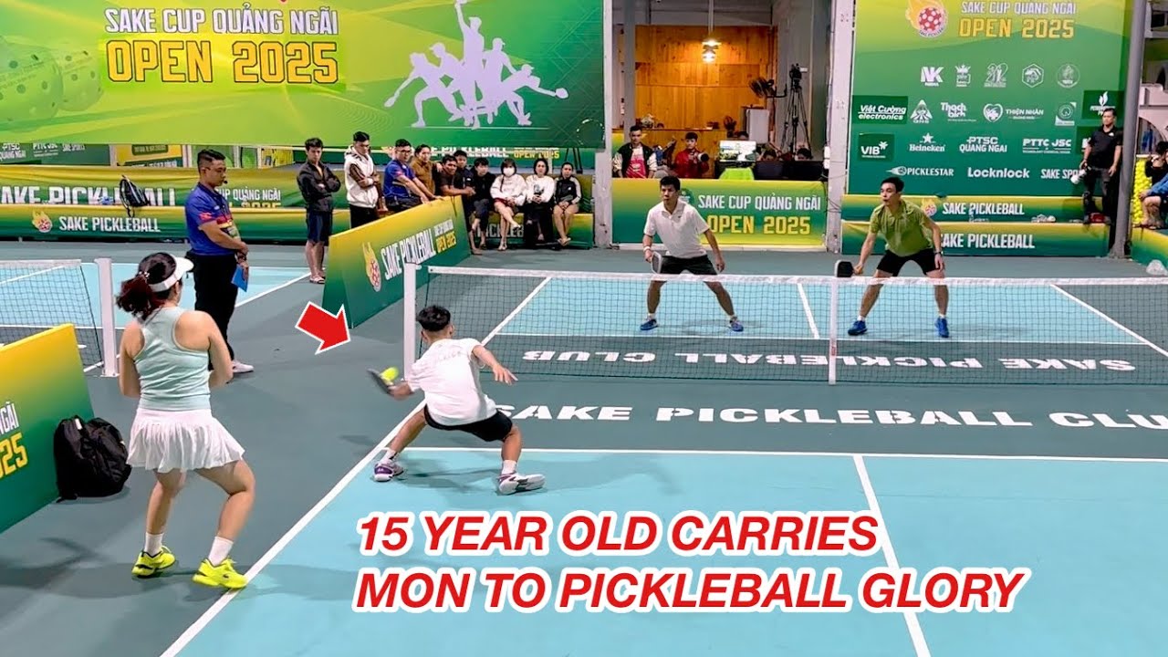 Con trai 15 tuổi gánh mẹ vô địch Pickleball 