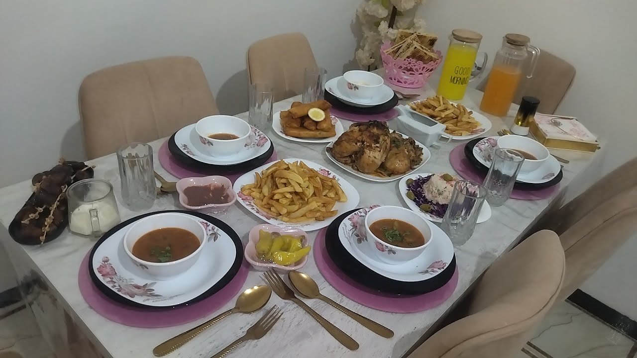 طاولة الثامن عشر 😍 من شهر رمضان المبارك 🌙دجاج محمر في قدرة الفخار بنة وطراوة😋🤤
