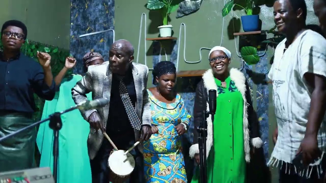 AMAKORASI YA KERA//GITI KIZA CY'UMUZABIBU//BIKEM WA YESU.MAMA BELISE MUZEHA AKAGOMA NABANDI