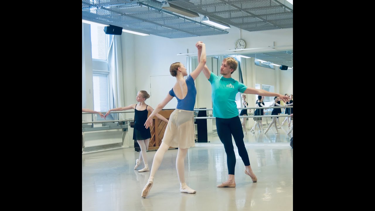 Giselle waltz: Petra, Rasmus, students of the FISBS summer 2023