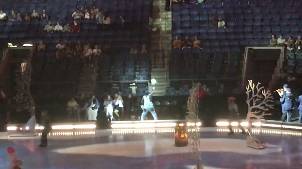 Cirque du Soleil Crystal Pre-Show Snowball, Clown, Music, Ice Skating