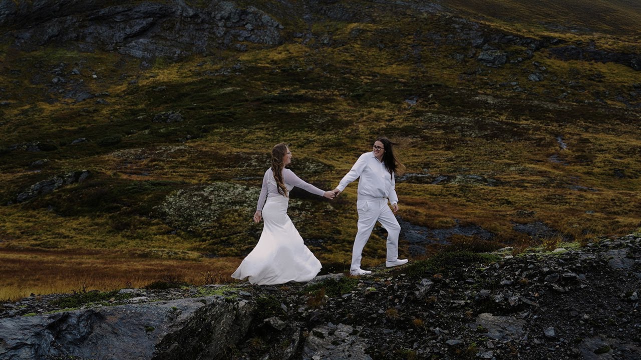 P&S Elopement in Vik, Norway // Majestic Autumn Wedding