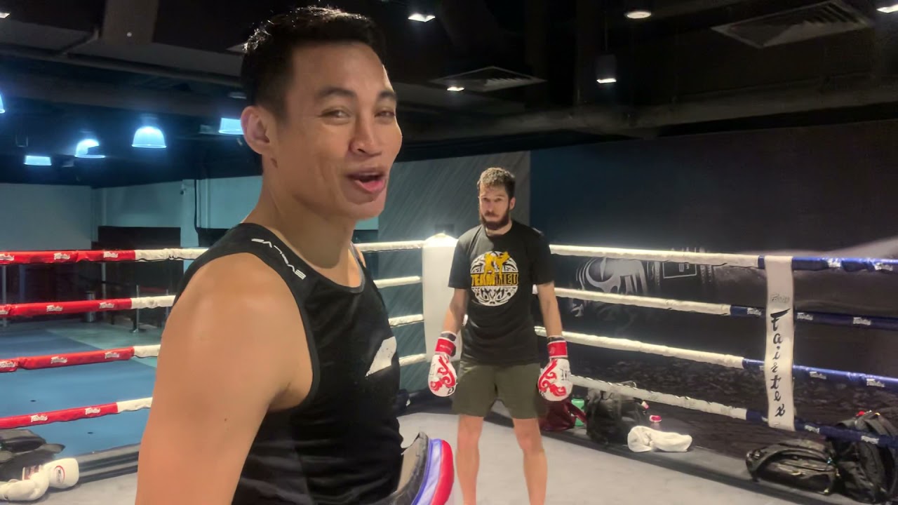 Muay Thai Padwork With New Student