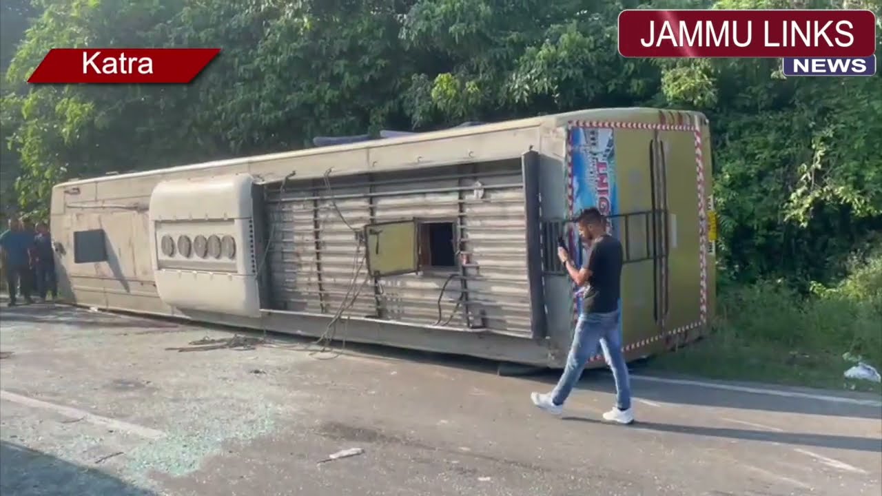 1 killed, 10 injured as tourist bus met with an accident near Katra