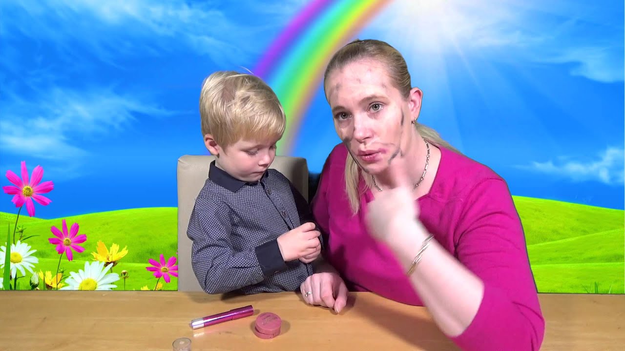 Wacky Wednesday 27 - Spencer and Mummy Make Up Challenge